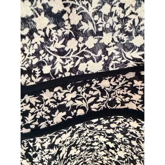 3 for $9 Monteau Light Weight Black and White Floral Dress V Neck Mini S-M - Picture 7 of 7